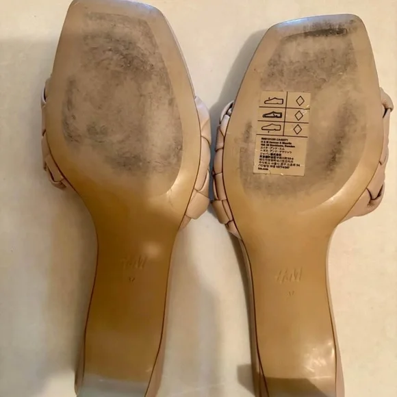 H&M Sandals - Picture 2 of 2